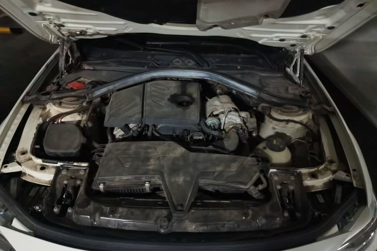 Used BMW 3 Series 2015 316Li Fashion Model Engine Bay