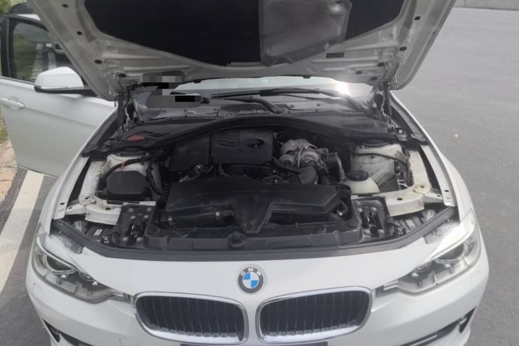 Used BMW 3 Series 2015 316Li Fashion Model Engine Bay