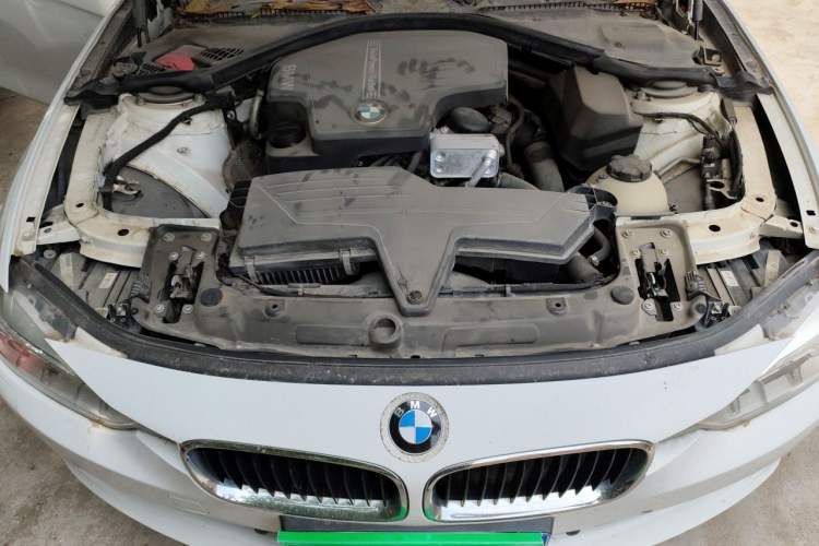 Used BMW 3 Series 2015 328Li Fashion Model Engine Bay