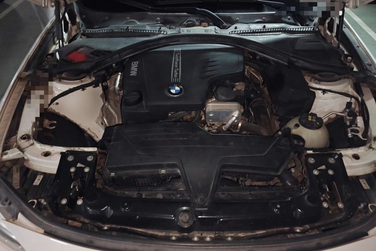 Used BMW 3 Series 2015 320Li Luxury Edition Fashion Model Engine Bay
