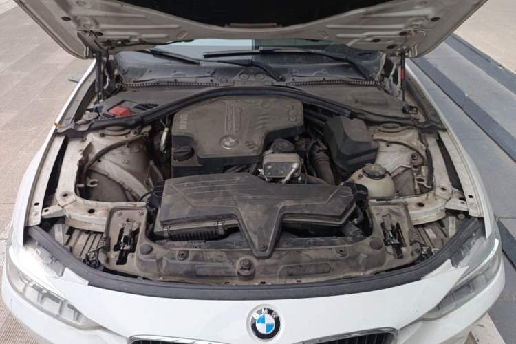Used BMW 3 Series 2015 328Li Fashion Model Engine Bay