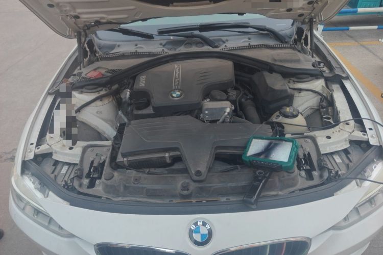 Used BMW 3 Series 2015 320Li Luxury Edition Fashion Model Engine Bay