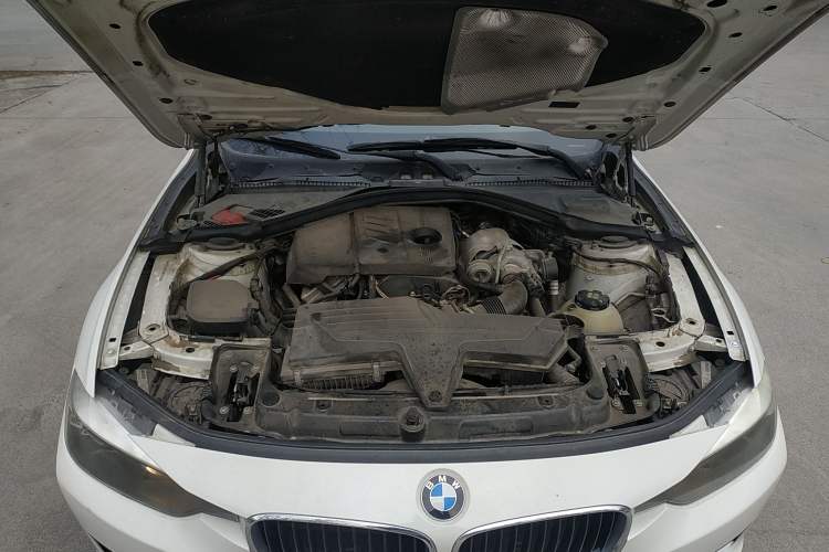 Used BMW 3 Series 2015 316i Active Edition Engine Bay
