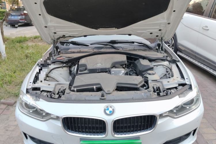 Used BMW 3 Series 2015 320i Fashion Model Engine Bay