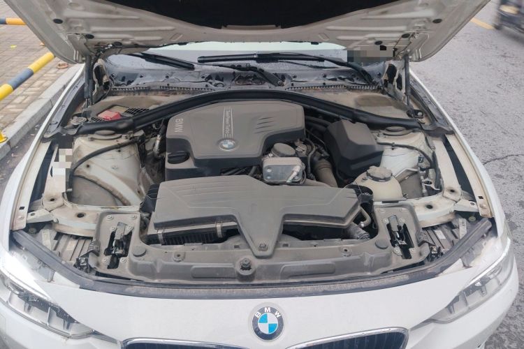 Used BMW 3 Series 2015 320Li Fashion Model Engine Bay
