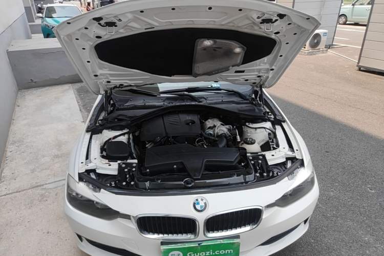 Used BMW 3 Series 2015 316i Active Edition Engine Bay