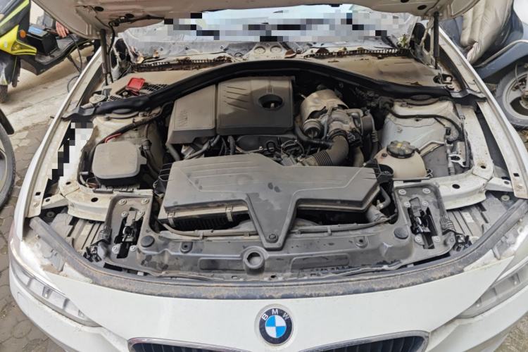 Used BMW 3 Series 2015 316Li Fashion Model Engine Bay