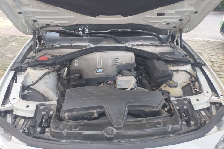 Used BMW 3 Series 2015 320Li Luxury Edition Fashion Model Engine Bay