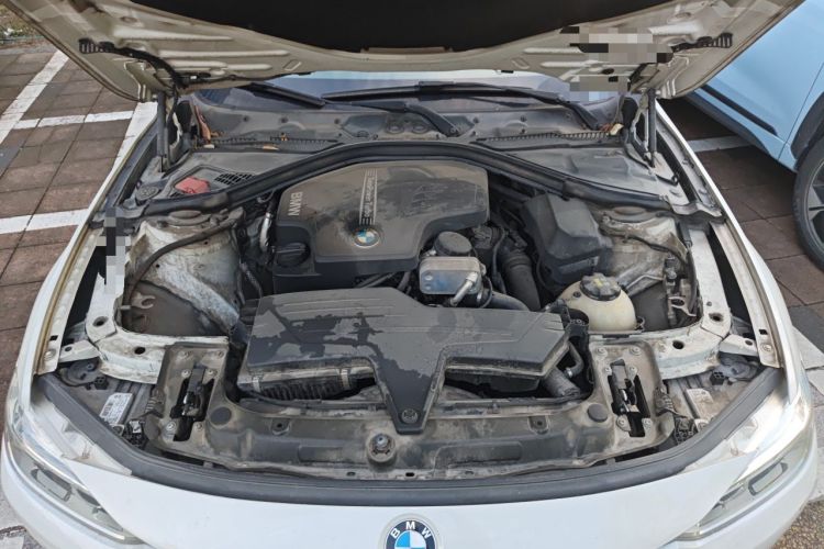 Used BMW 3 Series 2015 320Li Luxury Edition Fashion Model Engine Bay