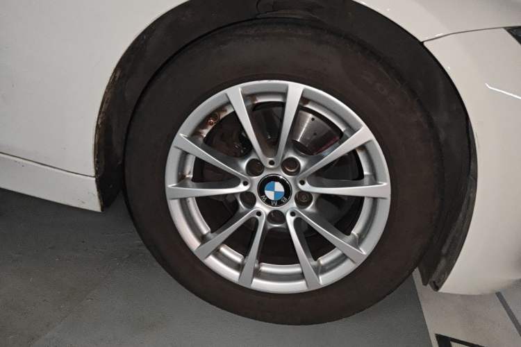 Used BMW 3 Series 2015 316i Active Edition Exterior 1