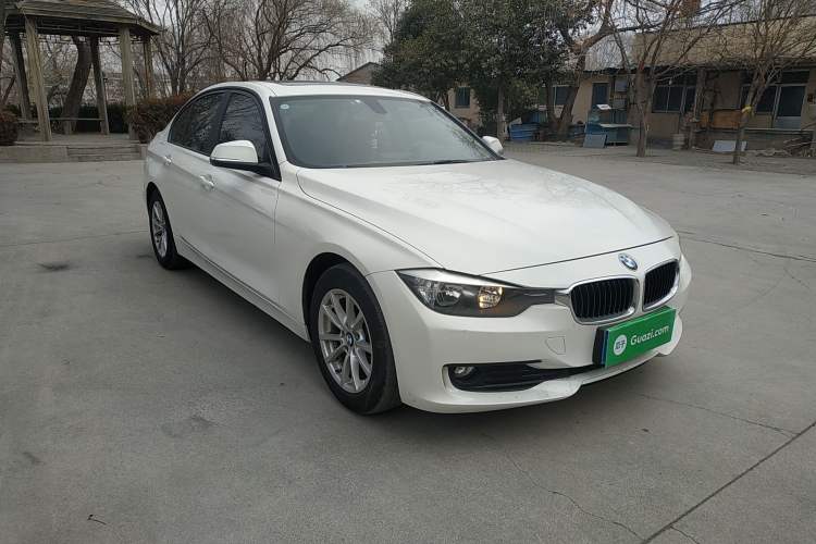 Used BMW 3 Series 2015 316i Active Edition Exterior 1