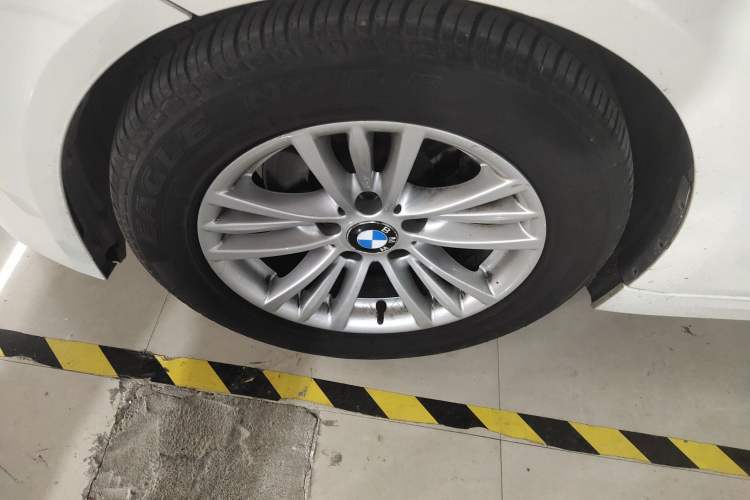 Used BMW 3 Series 2015 320Li Luxury Edition Fashion Model Exterior 1