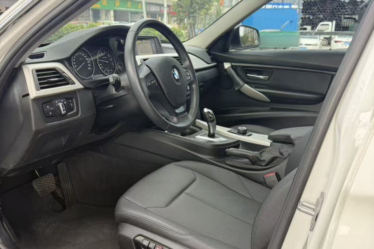 Used BMW 3 Series 2015 320Li Luxury Edition Fashion Model Exterior 12