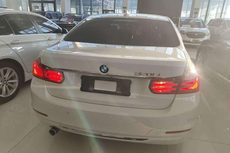 Used BMW 3 Series 2015 320Li Luxury Design Package Premium Edition Exterior 2