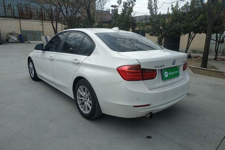Used BMW 3 Series 2015 316i Active Edition Exterior 2