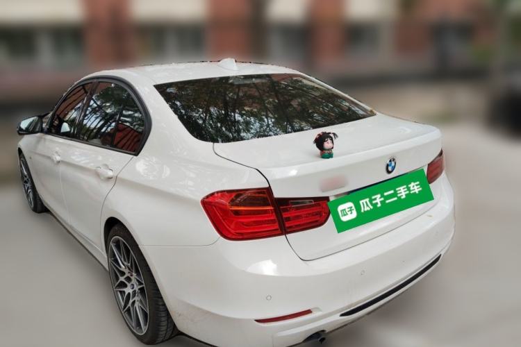 Used BMW 3 Series 2015 320i Luxury Edition Sports Design Package Exterior 3