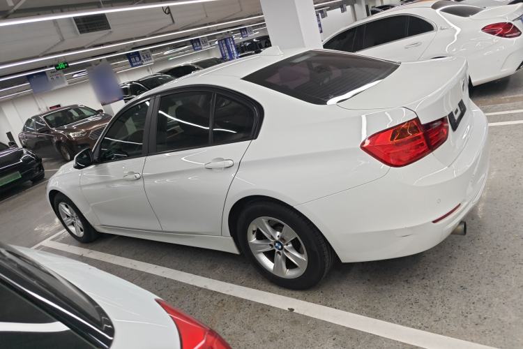 Used BMW 3 Series 2015 320i Luxury Line Stylish Edition Exterior 3