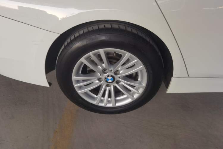 Used BMW 3 Series 2015 320Li Luxury Edition Fashion Model Exterior 3