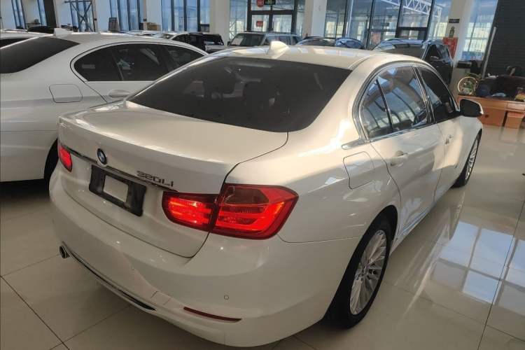 Used BMW 3 Series 2015 320Li Luxury Design Package Premium Edition Exterior 3