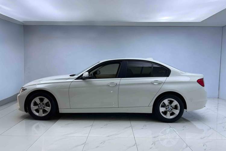 Used BMW 3 Series 2015 320i Fashion Model Exterior 3