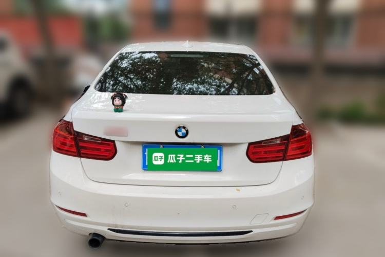 Used BMW 3 Series 2015 320i Luxury Edition Sports Design Package Exterior 4