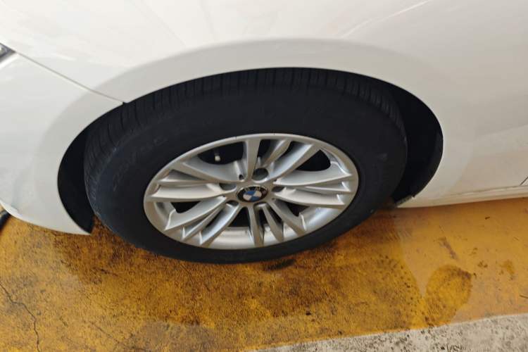Used BMW 3 Series 2015 320Li Fashion Model Exterior 4