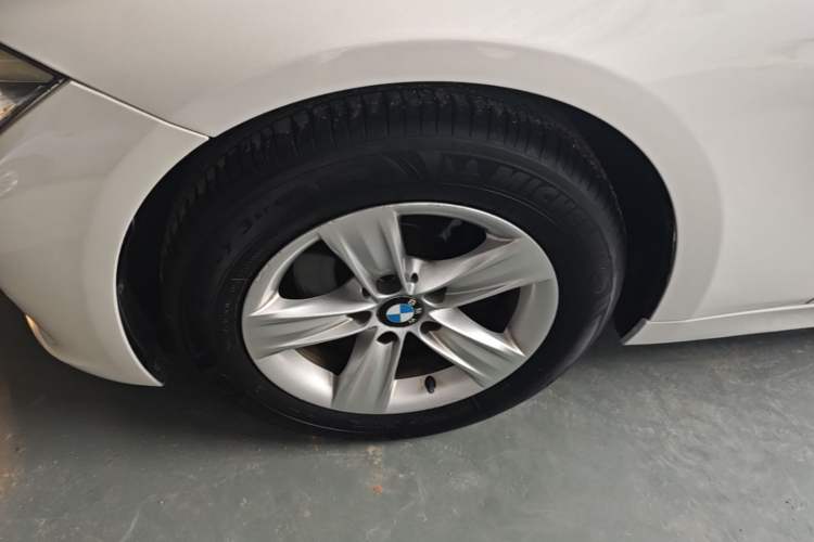 Used BMW 3 Series 2015 320i Fashion Model Exterior 4