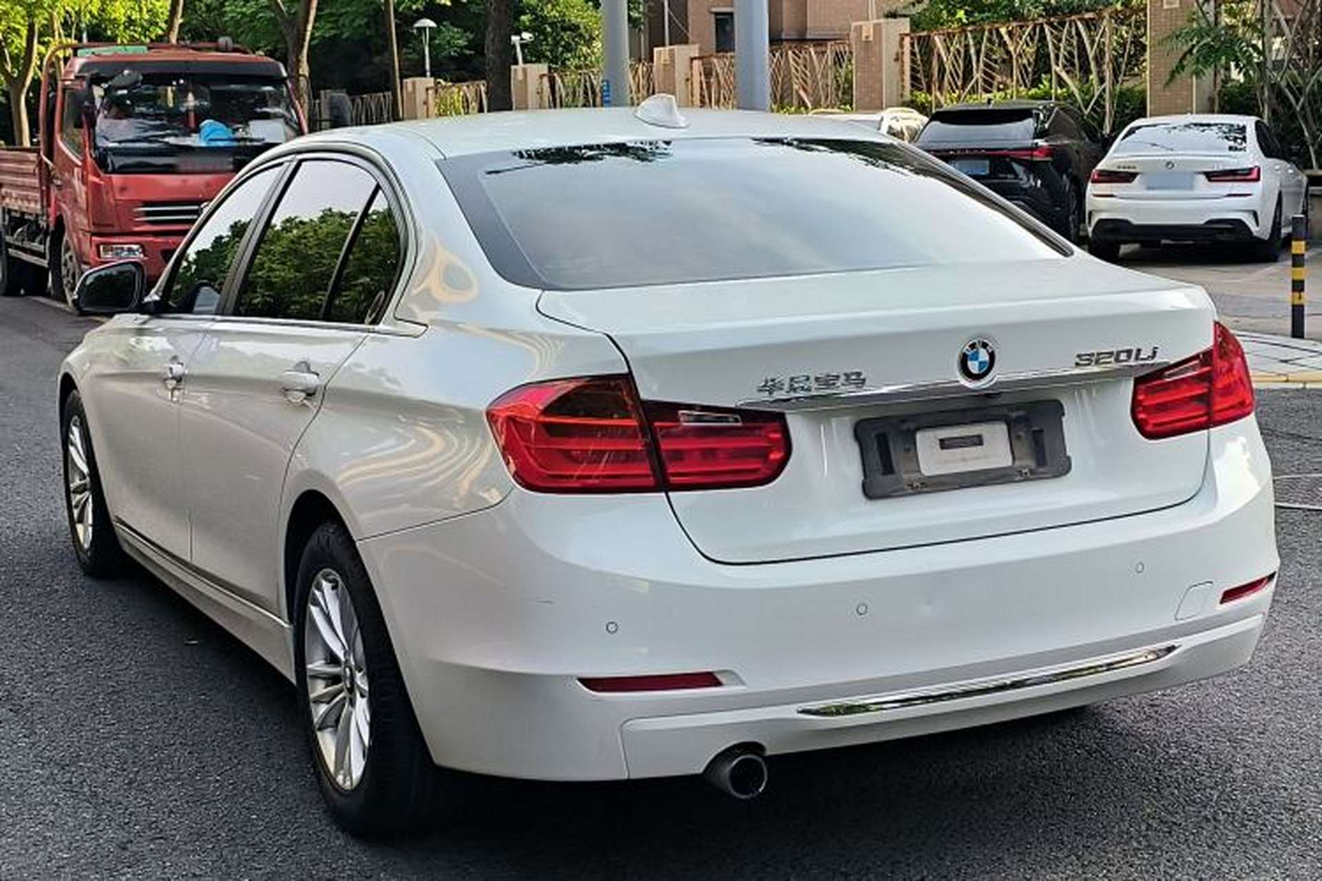 Used BMW 3 Series 2015 320Li Luxury Edition Fashion Model Exterior 4