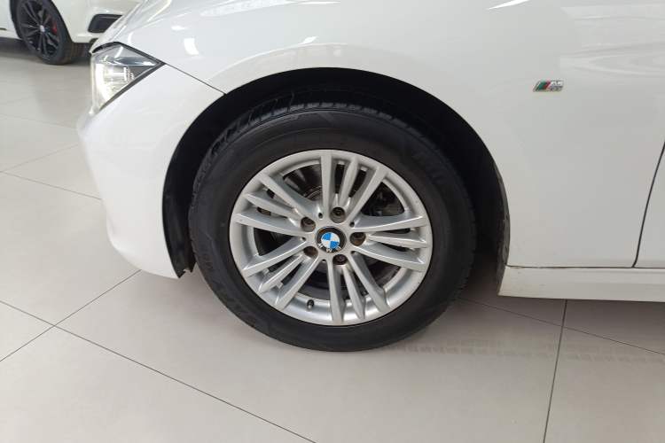 Used BMW 3 Series 2015 320Li Luxury Edition Fashion Model Exterior 4