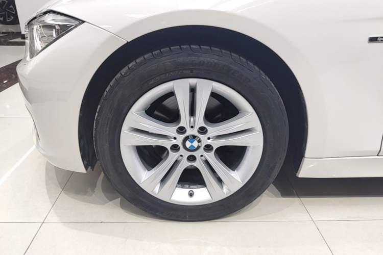 Used BMW 3 Series 2015 328i Sport Design Package Exterior 4