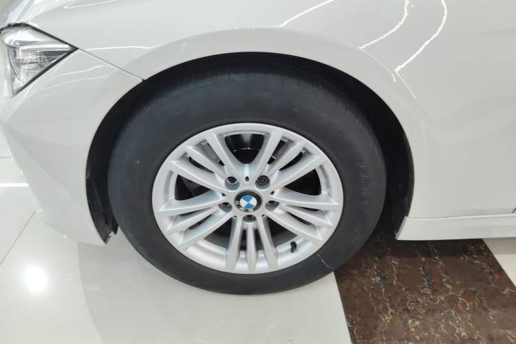 Used BMW 3 Series 2015 320Li Luxury Edition Fashion Model Exterior 4