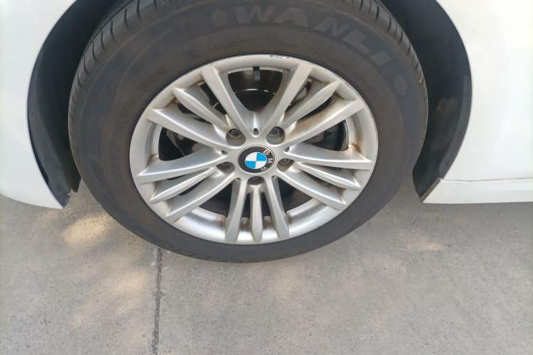 Used BMW 3 Series 2015 316Li Fashion Model Exterior 4