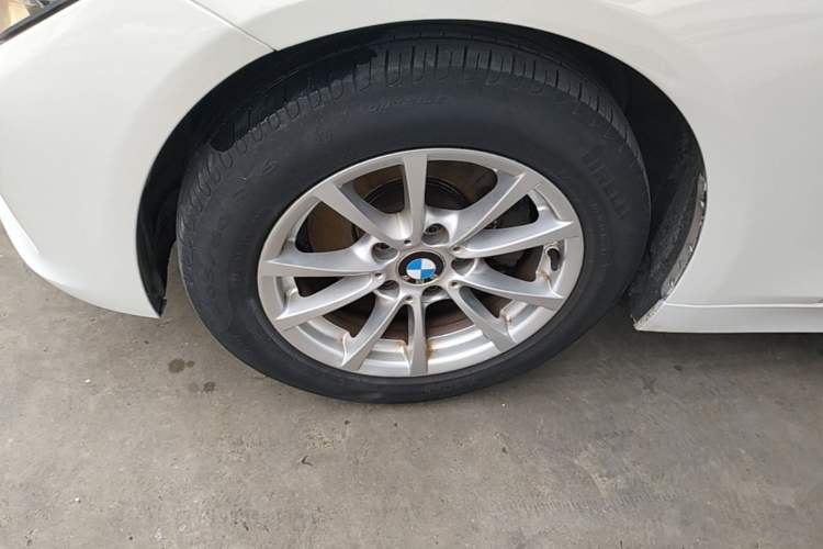 Used BMW 3 Series 2015 316i Active Edition Exterior 4