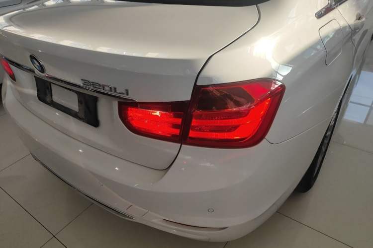 Used BMW 3 Series 2015 320Li Luxury Design Package Premium Edition Exterior 4