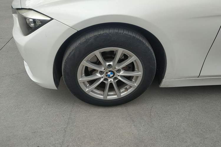 Used BMW 3 Series 2015 316i Active Edition Exterior 4