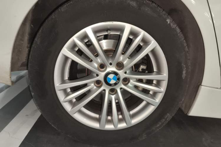 Used BMW 3 Series 2015 320Li Luxury Edition Fashion Model Exterior 5
