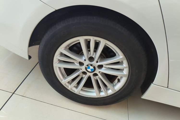 Used BMW 3 Series 2015 320Li Luxury Edition Fashion Model Exterior 5