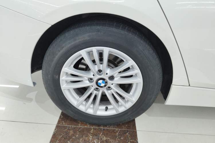 Used BMW 3 Series 2015 320Li Luxury Edition Fashion Model Exterior 5