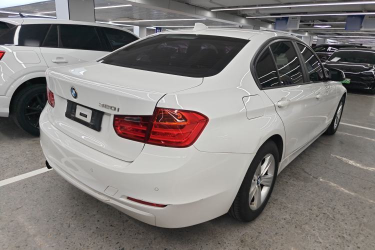 Used BMW 3 Series 2015 320i Luxury Line Stylish Edition Exterior 5