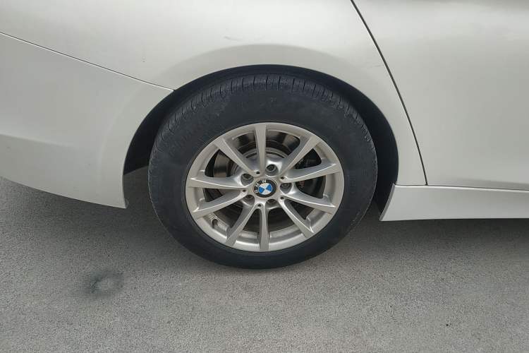 Used BMW 3 Series 2015 316i Active Edition Exterior 5