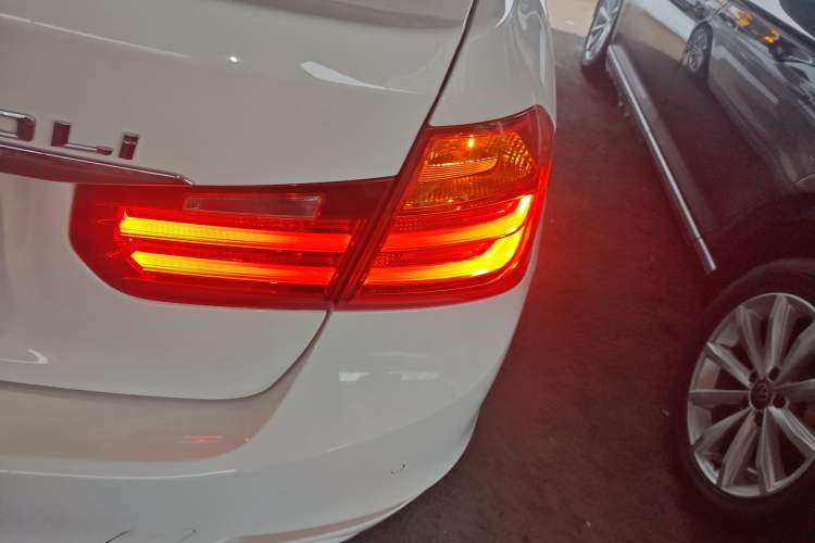 Used BMW 3 Series 2015 320Li Luxury Edition Fashion Model Exterior 6