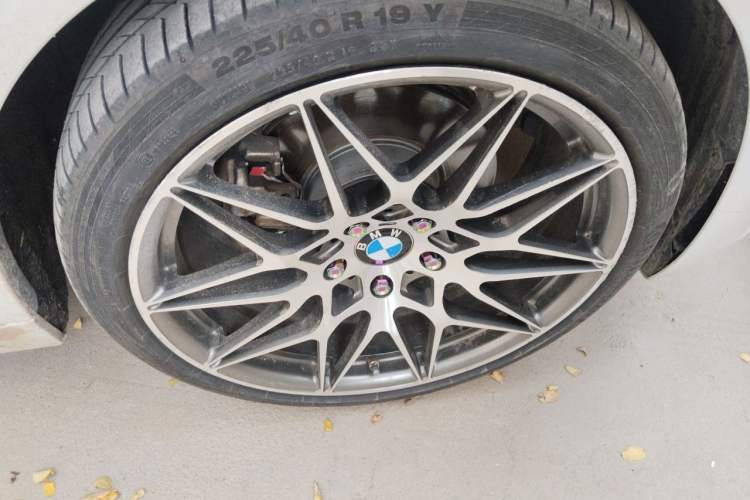 Used BMW 3 Series 2015 320i Luxury Edition Sports Design Package Exterior 7