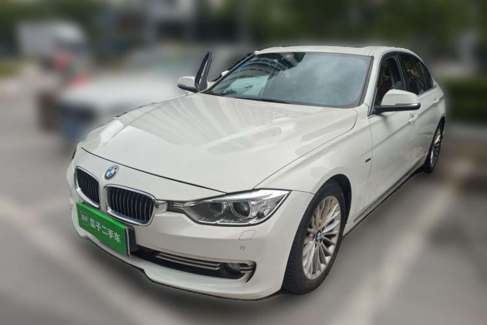 Used BMW 3 Series 2015 320Li Luxury Design Package Front Left 45 Deg