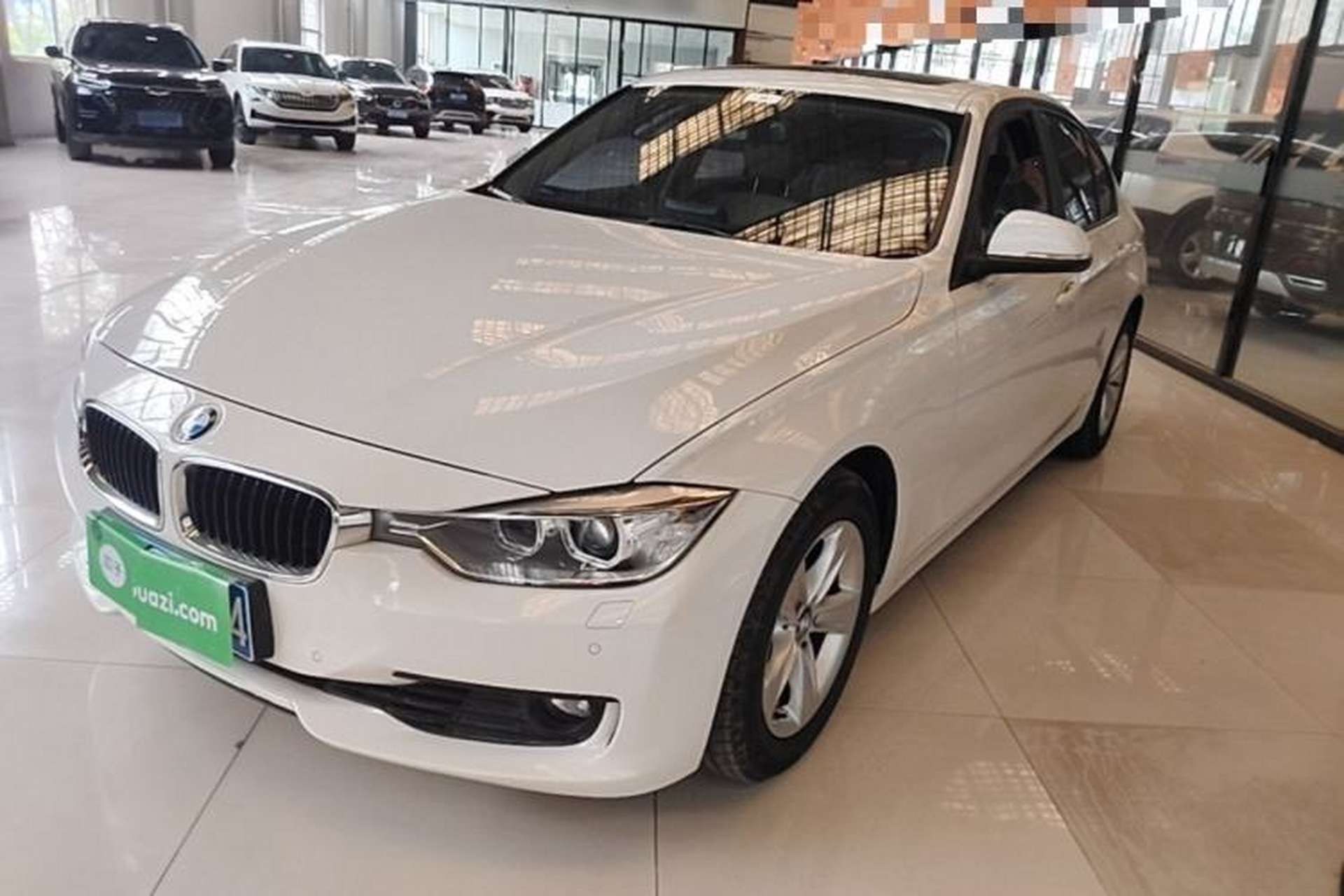 Used BMW 3 Series 2015 320i Luxury Line Stylish Edition Front Left 45 Deg