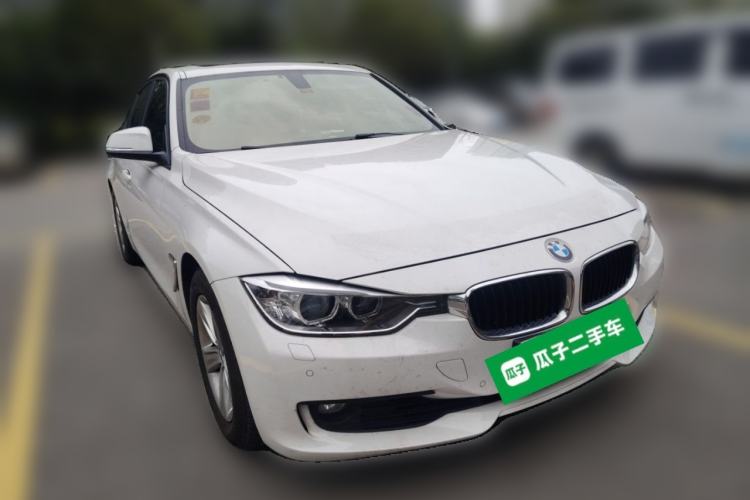 Used BMW 3 Series 2015 320i Fashion Model Front Right 45 Deg