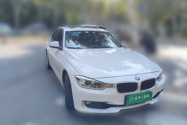 Used BMW 3 Series 2015 320i Luxury Line Stylish Edition Front Right 45 Deg