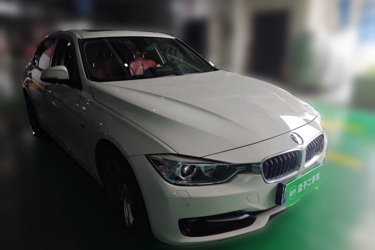 Used BMW 3 Series 2015 320i Luxury Edition Sports Design Package Front Right 45 Deg
