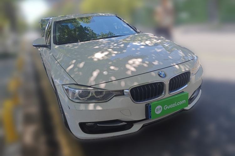 Used BMW 3 Series 2015 316i Sport Design Package Front Right 45 Deg