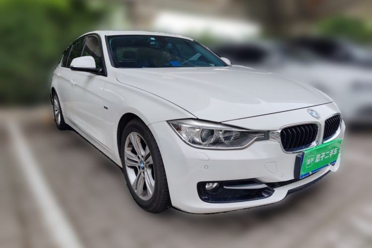 Used BMW 3 Series 2015 328i Sport Design Package Front Right 45 Deg