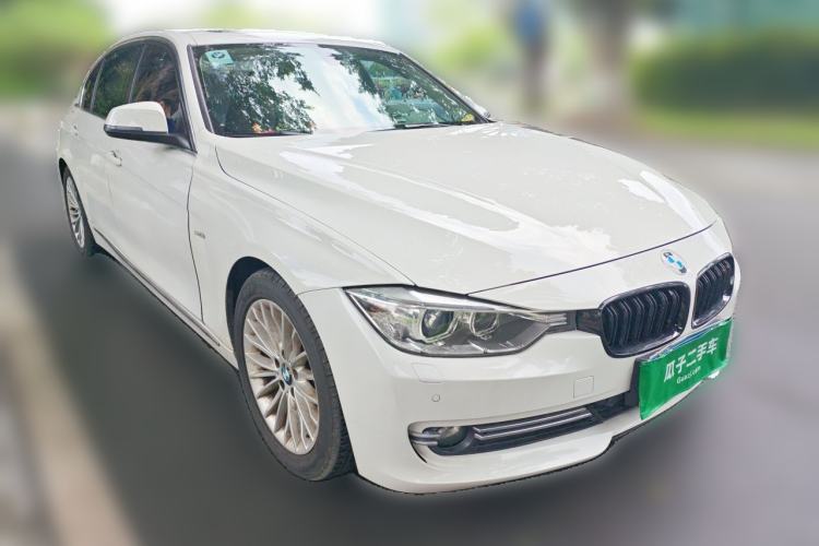 Used BMW 3 Series 2015 320Li Luxury Design Package Front Right 45 Deg
